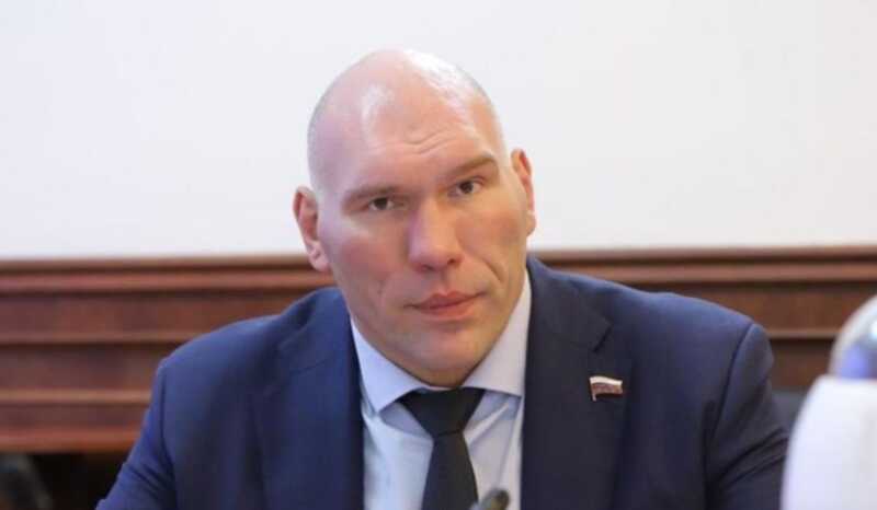 Валуев попросил себе другую машину вместо служебной «Лады»