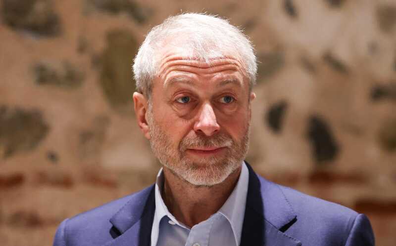 Романа Абрамовича опять тащат в суд