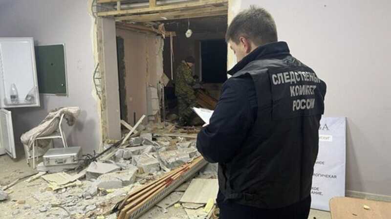 При взрыве в Элисте пострадала психолог и её муж