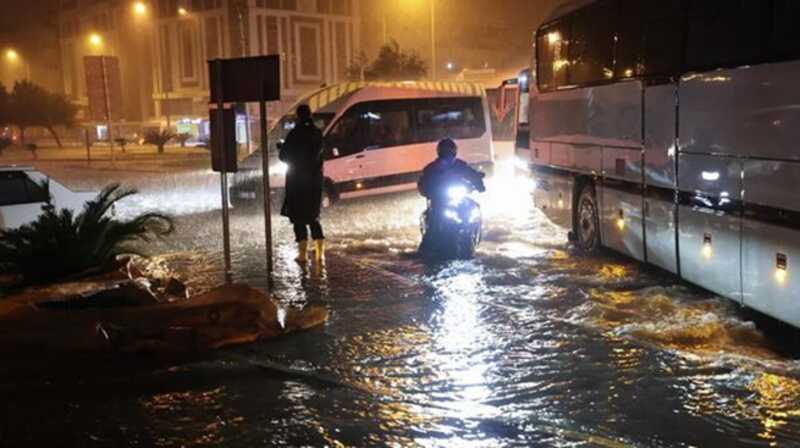 Турецкая Анталья уходит под воду