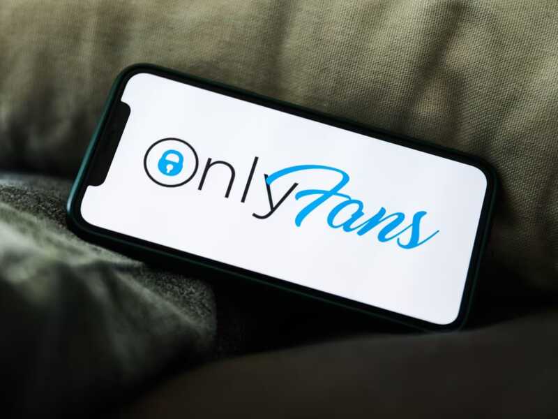 Американского педагога уволили из школы из-за фотографий в OnlyFans