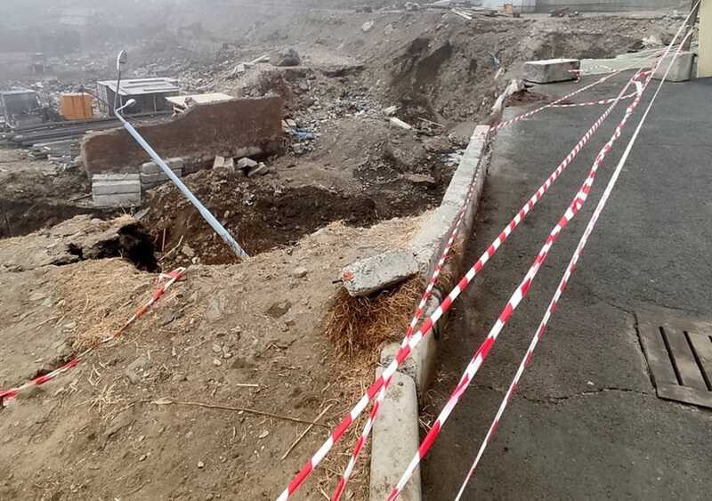Во Владивостоке дорога провалилась в бездну