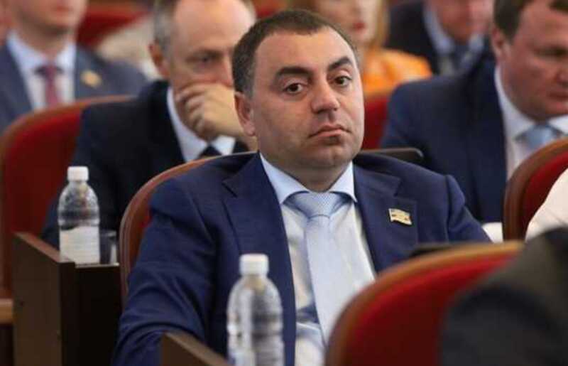 "Деловой дуэт" Арменака Тозляна и Михаила Гущина