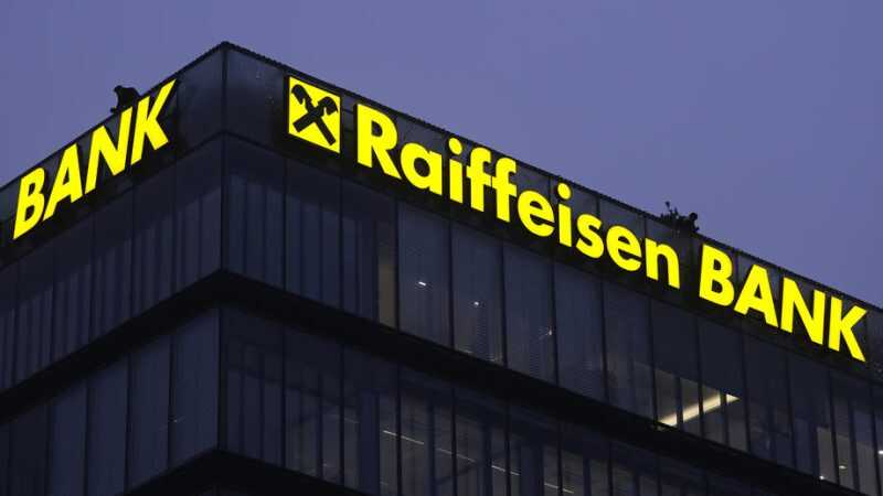 Raiffeisen Bank тащат за уши из России