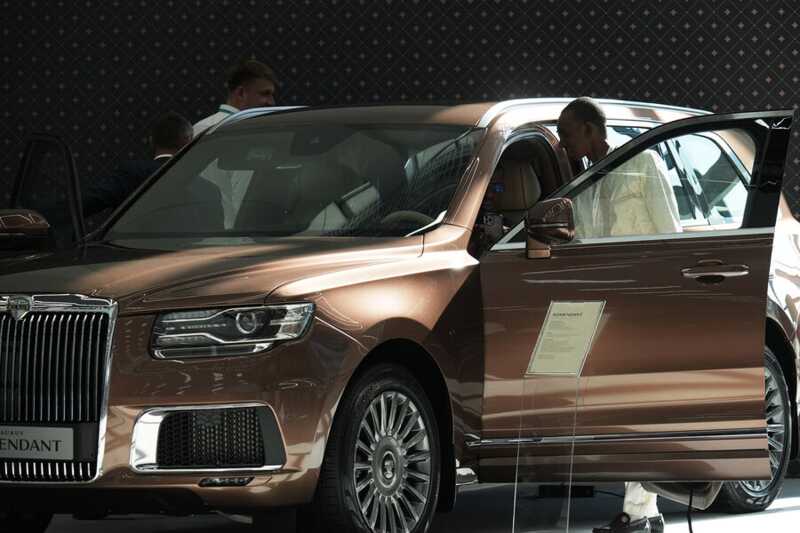 Расширили список российских авто для чиновников взамен иномарок