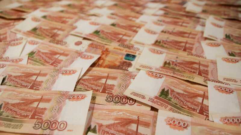 Сотрудница банка обманула 12 пенсионеров на 3 миллиона