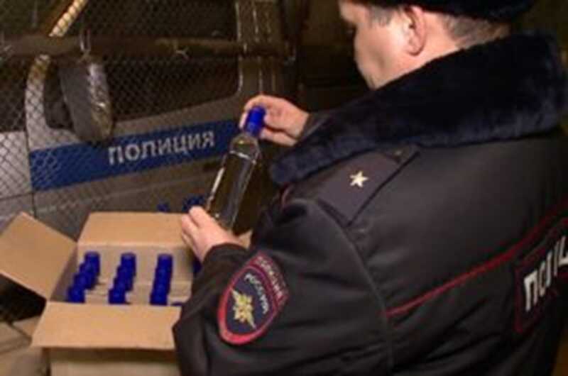 В сельском ангаре гнали контрафактный алкоголь в промышленных масштабах