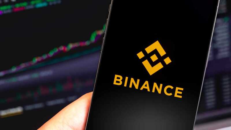 Криптобиржа Binance массово блокирует аккаунты пользователям с последующим удалением из системы