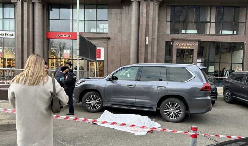 В Краснодаре застрелили мужчину на «Лексусе»