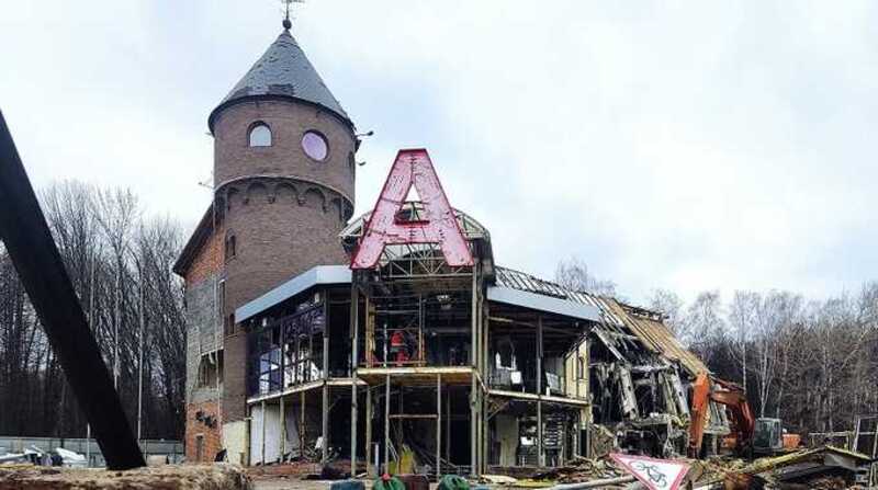 На месте бывшего «А-кафе» в Уфе продолжается возведение жилого комплекса