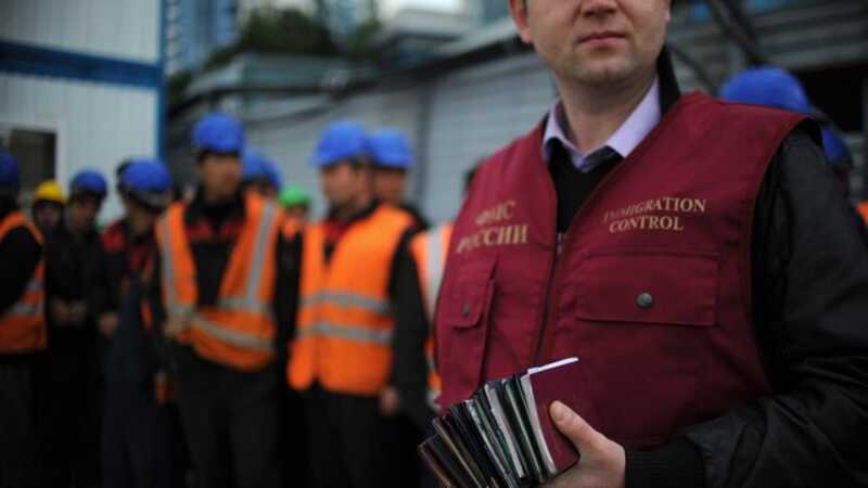 Гастарбайтеры из Узбекистана и Киргизии скоро могут показаться родными