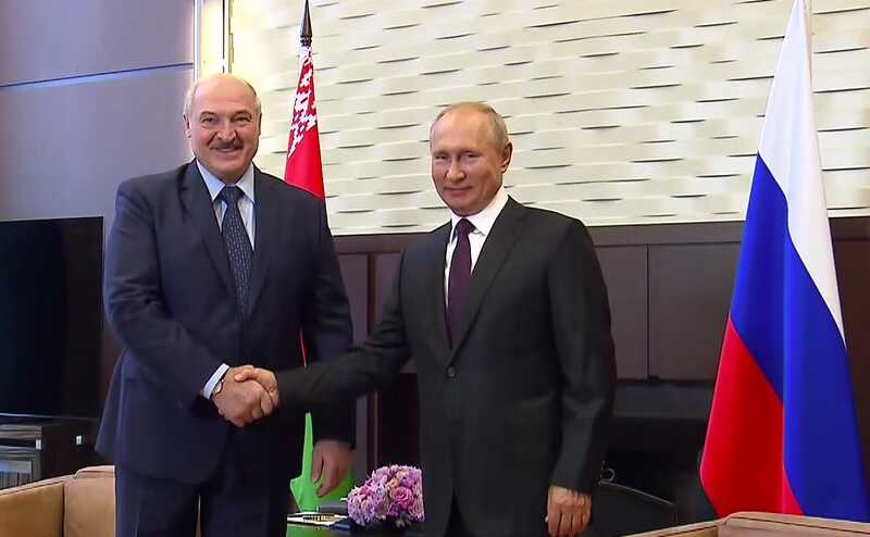 Украинских детей в Беларуси знакомят с силовиками и учат песням «Любэ»