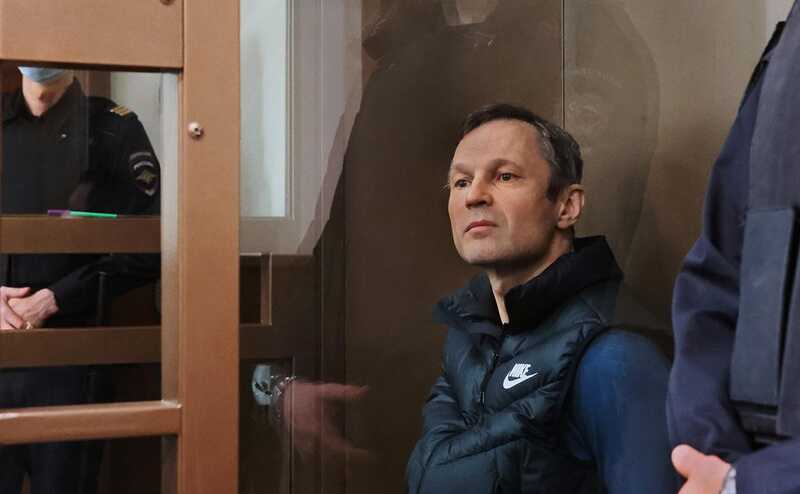 Олег Власов зачитался своим новым уголовным делом