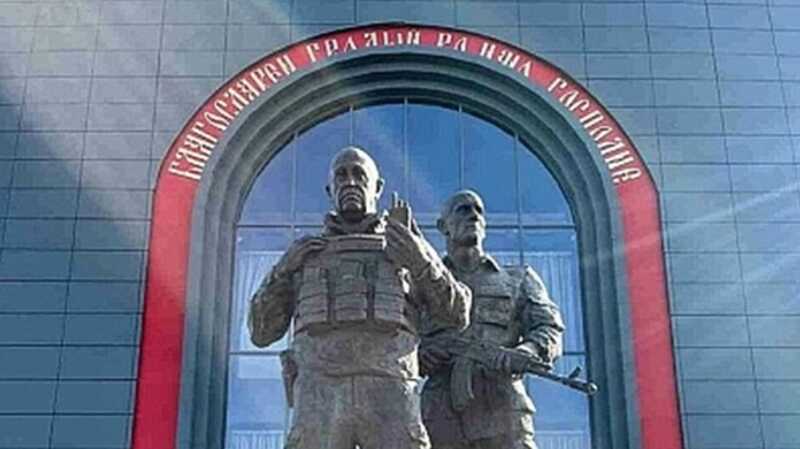 На Кубани установили памятник Пригожину и Уткину