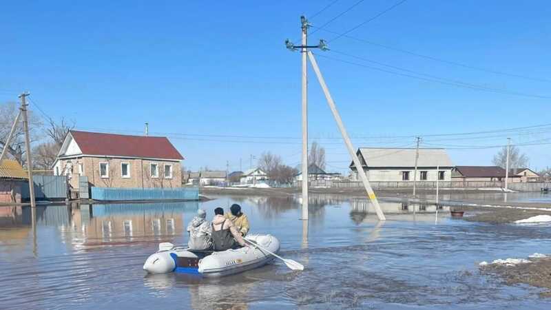 Уровень воды в реке Урал в Оренбургской области достиг отметки 11 метров