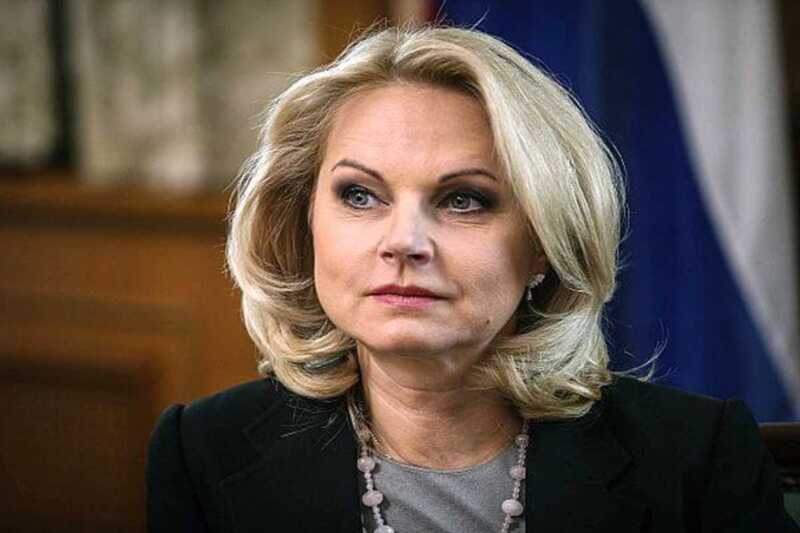 Голикова – отчитывается, медики – жалуются