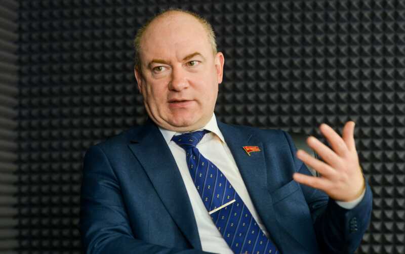 Российским губернаторам предложили раздать оружие после нападения на Чибиса