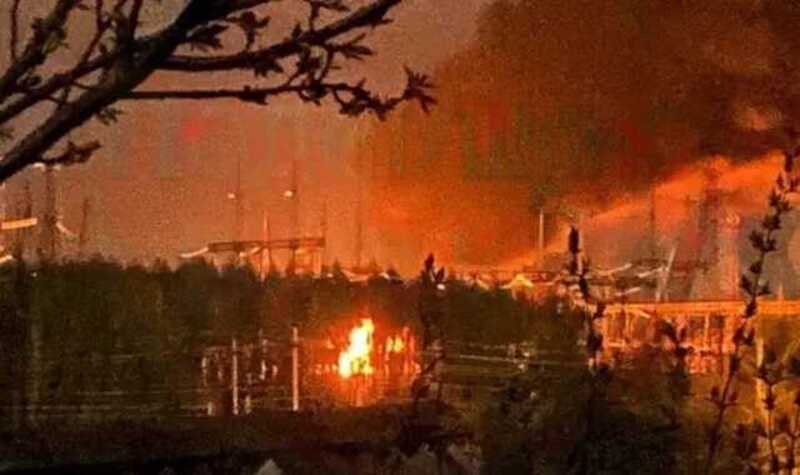 В Выгоничах Брянской области после атаки БПЛА загорелась подстанция
