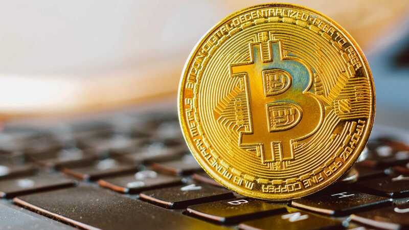 За перевод биткоина пользователь заплатил комиссию в 17 000 долларов