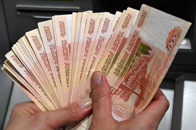 В Саратовской области снова требуют от бюджетников отдавать однодневный заработок на нужды "СВО"