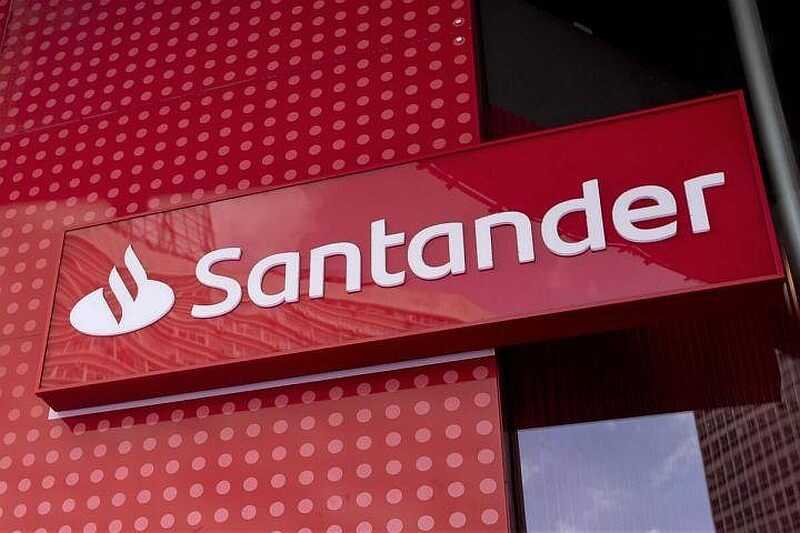 Неизвестные взорвали филиал банка Santander в берлинском районе Целендорф