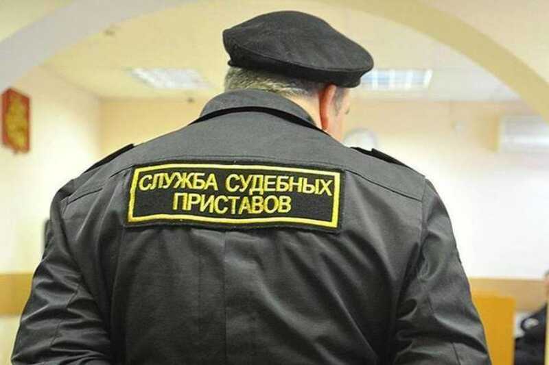 Судебные приставы заставили жительницу Подмосковья заплатить чужие долги