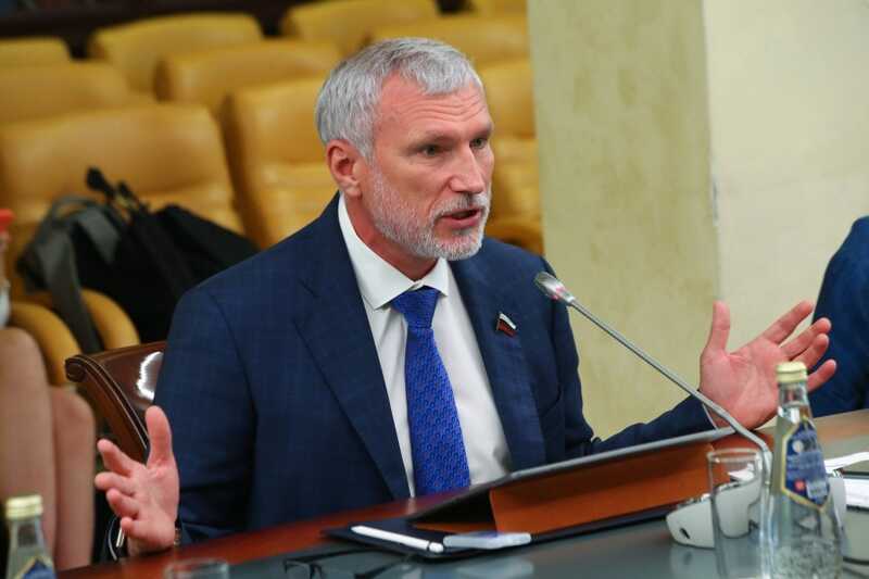 Депутат Госдумы Алексей Журавлёв не доволен, что молодое поколение считает жизнь главной ценностью