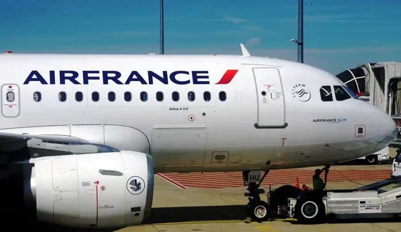 Самолет компании Air France совершил экстренную посадку в аэропорту Баку