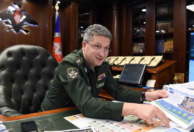 Бородин давал взятки замминистру Иванову услугами