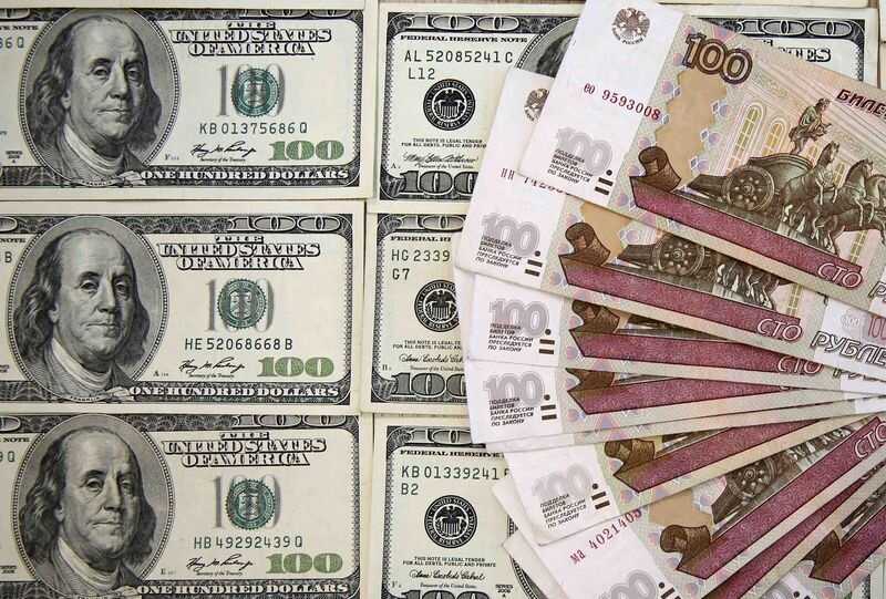 Правительство предупредило о возможной угрозе роста доллара до отметки в 120 рублей