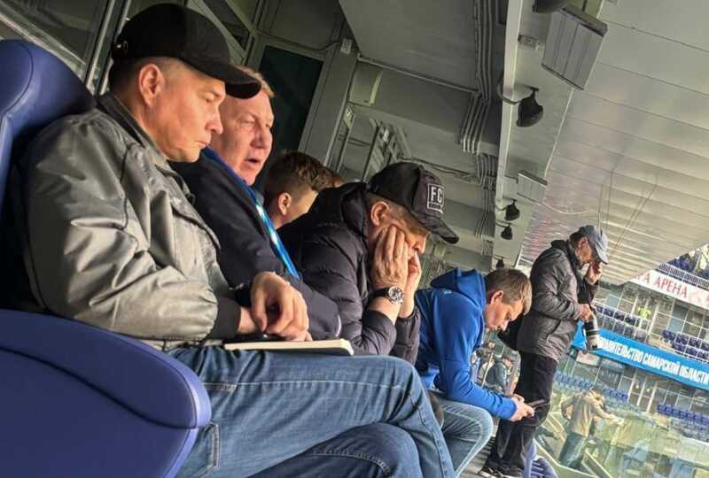 Вице-губернатора Самарской области Дмитрия Холина заметили на футбольном матче "Крылья Советов"