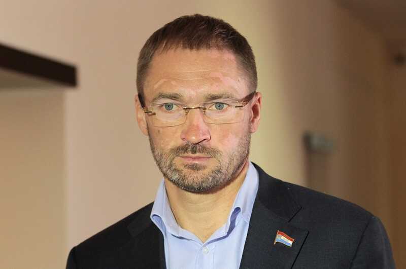 Депутат губернской думы Александр Милеев вел скрытую съемку на футбольном матче