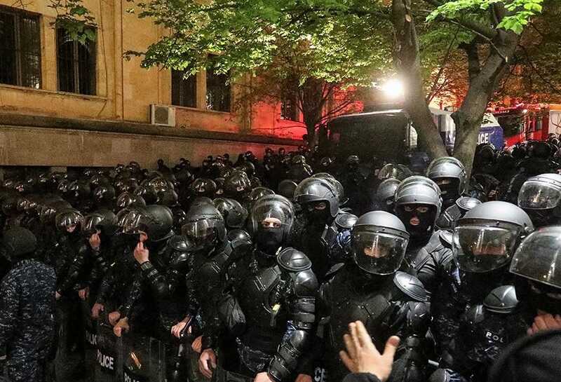 Продолжаются протесты против "закона об иноагентах" в Грузии