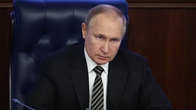 Путин награждает выдающихся работников и предприятия в День весны и труда