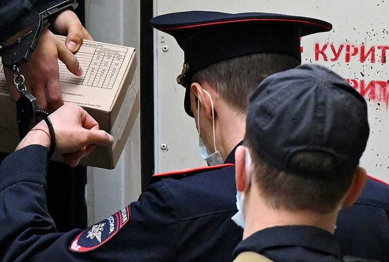 Станислав Лахтин и Максим Александров разработали ПО на заочный арест