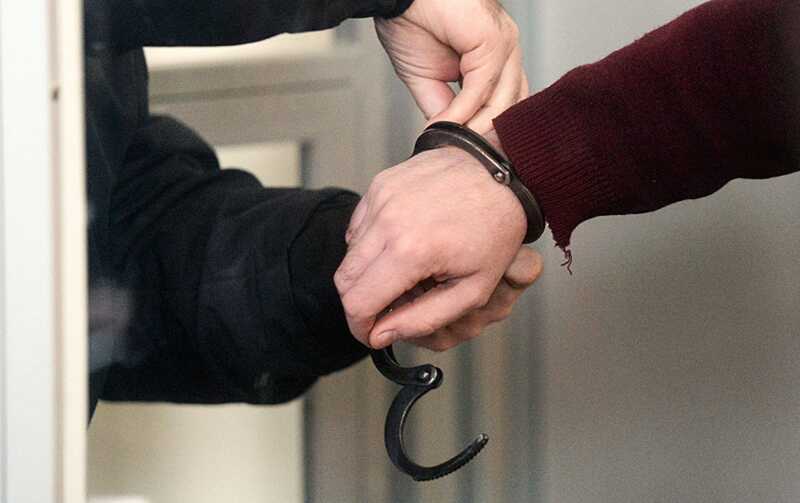 На Алтае дебоширу, напавшему с ножом на подростка в автобусе, вынесли приговор