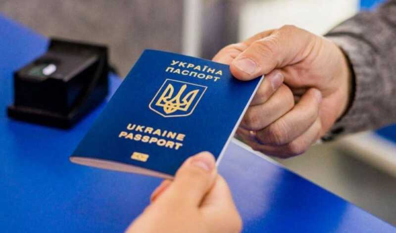Россия начала фильтровать граждан с украинскими паспортами на границе