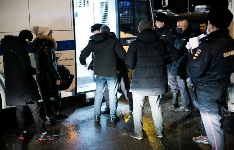 Облава на мигрантов: силовики провели обыски в гостиницах и клубах Кургана