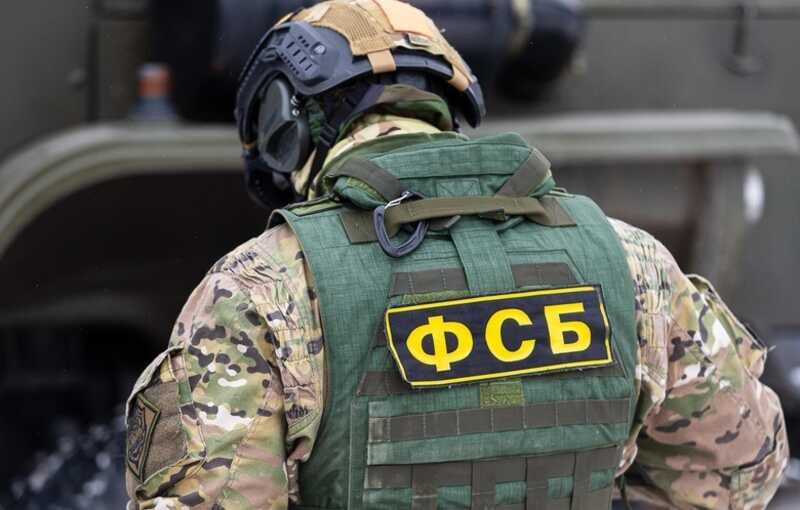 ФСБ оцепила машину с разобранным беспилотником в Москве