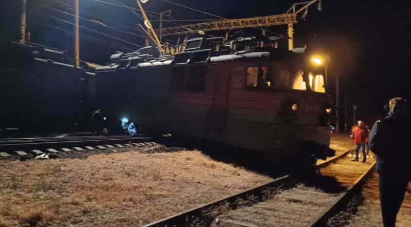 В Ростовской области товарный поезд сошёл с рельсов на "курортной" ветке