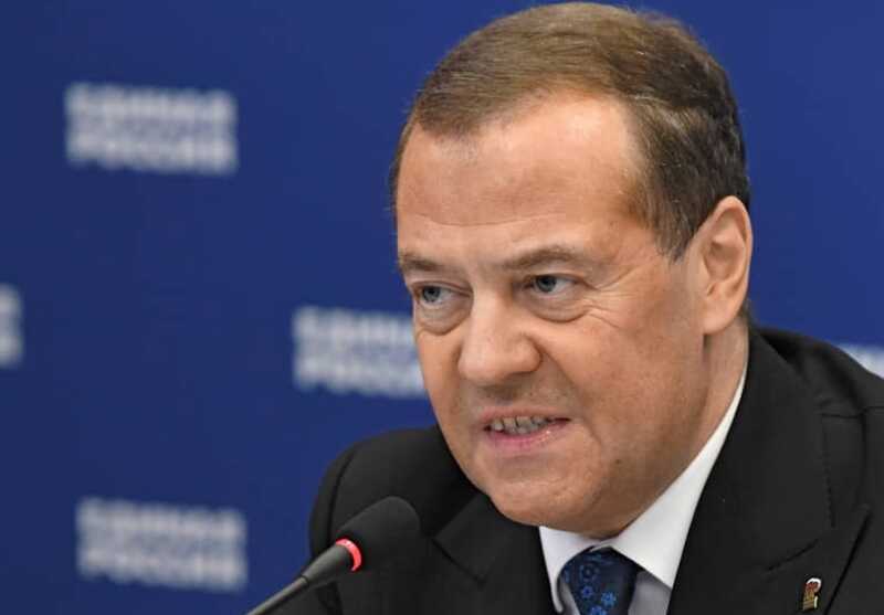 Медведев предупреждает о возможности мировой катастрофы в случае западного военного вмешательства на Украине