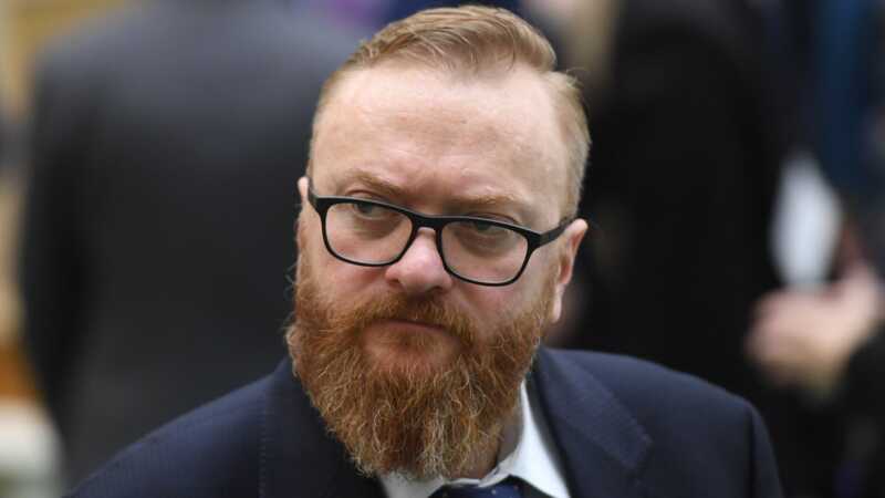 Милонов высказал идею о создании на платформе "Госуслуги" раздела для знакомств