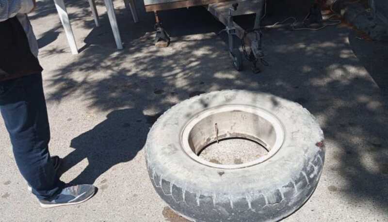 На Кубани отлетевшее колесо КамАЗа травмировало прохожих