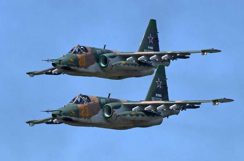 Минобороны Беларуси замазало топливные баки Су-25, делая вид, что это ядерные боеголовки