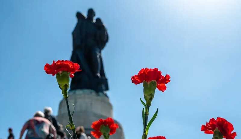 Власти Берлина запретили российские флаги и символы "СВО" на мероприятиях к 9 Мая