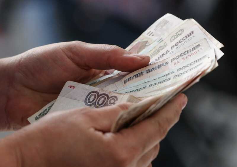 В Петербурге пенсионерка отдала мошенникам более 11 миллионов рублей в валюте