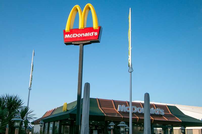 СМИ: McDonald’s в США разрабатывает дешевое комбо из-за бедности граждан