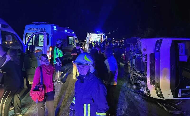 25 человек пострадали в ДТП со школьным автобусом в Турции