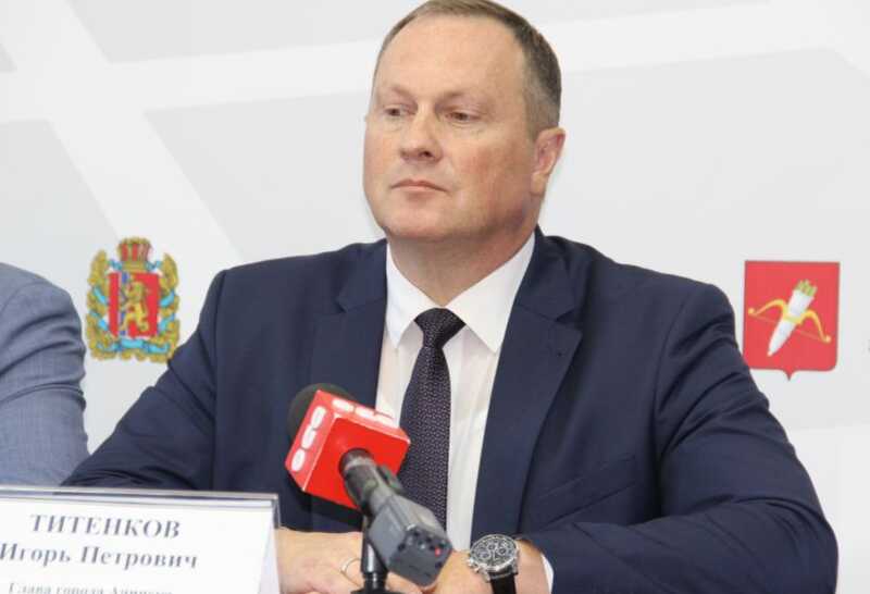 Беспонтонный мост: мэр Титенков застрял на переправе через Чулым