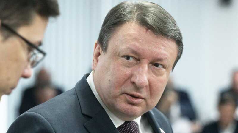 Олега Лавричева, обвиняемого в растрате, выводят из совета директоров АПЗ